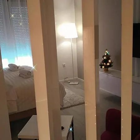 Katja 特雷比涅